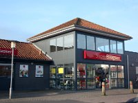 Kävimme ostamassa aamupalaa kaupasta.